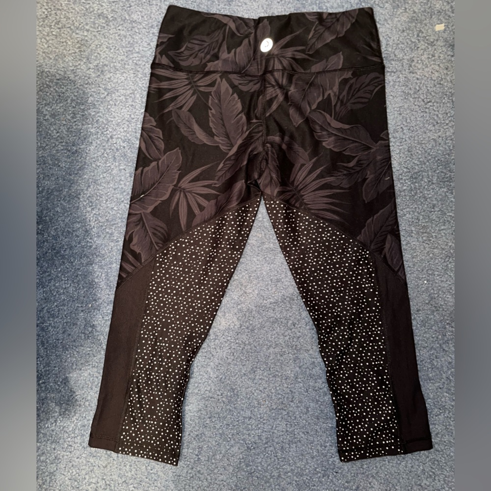 Scorpio Sol XS leggings- **NEVER WORN** - Picture 3 of 3